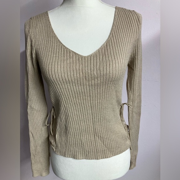 Great American Sweater Co. Women’s Pullover Ribbed Top, Medium, Tan, Lace Sides - Picture 4 of 6